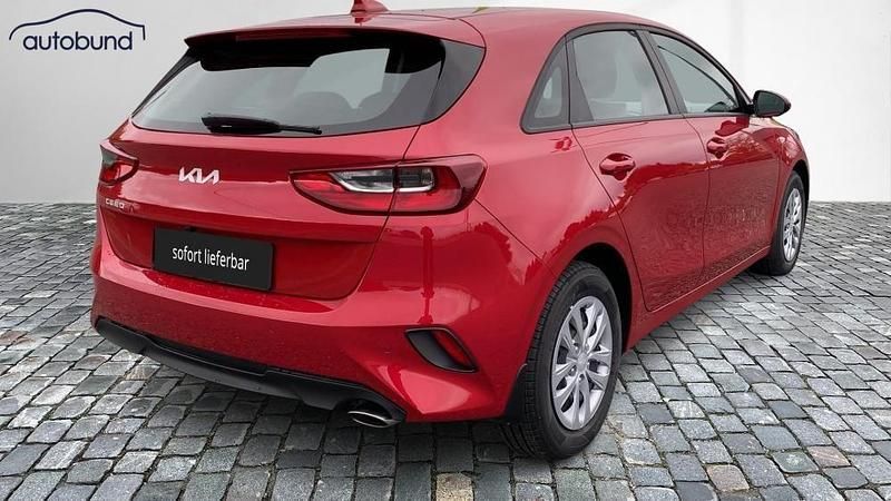 Neu Kia Ceed Best 140 PS (102 kW) 2025 Rot Kleinwagen