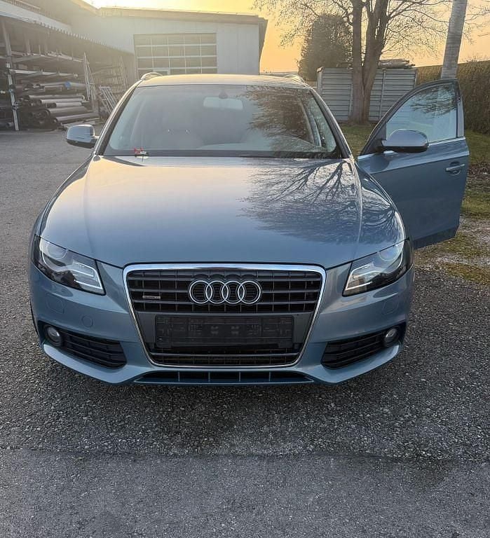Gebraucht Audi A4 Ambiente 160 PS (117 kW) 2011 Blau Kombi