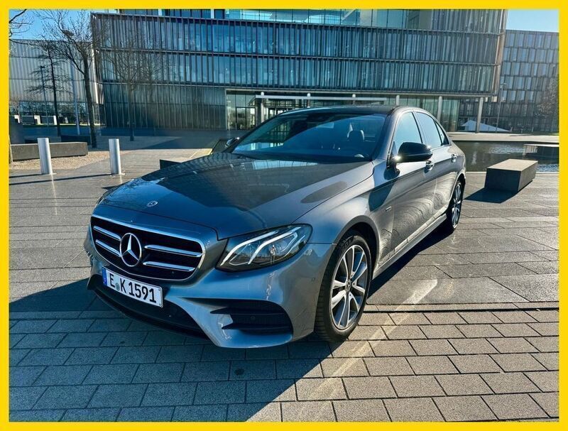 Grau Gebraucht 2018 Mercedes E350 AMG line Limousine | 31.450 € (Guter Preis) - Bild 1/4