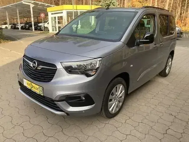 Gebraucht Opel Combo Ultimate 131 PS (96 kW) 2023 Kontrast grau Van / Kleinbus