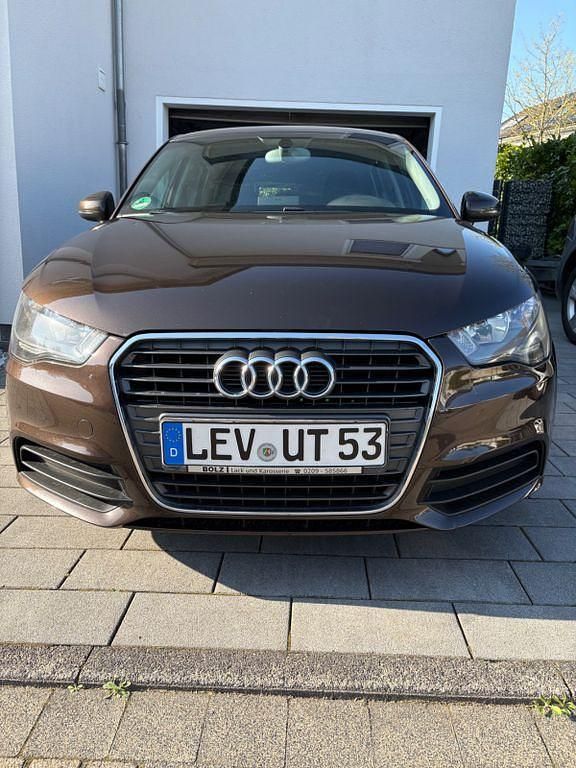 Gebraucht Audi A1 Sportback Attraction 122 PS (89 kW) 2013 Schwarz Kleinwagen