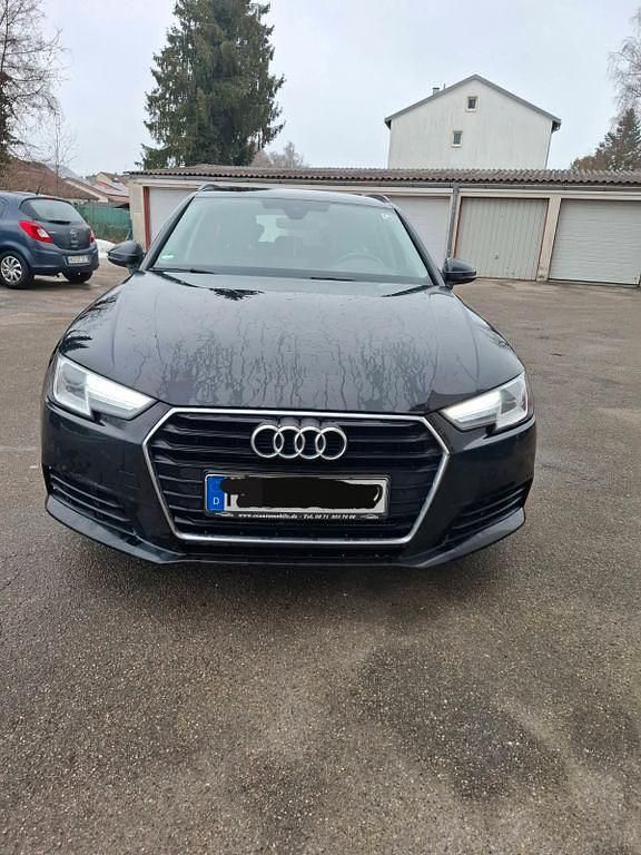 Gebraucht Audi A4 150 PS (110 kW) 2018 Schwarz Kombi