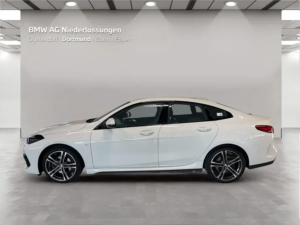 Gebraucht BMW 218 M Sport 150 PS (110 kW) 2021 Weiß Coupé