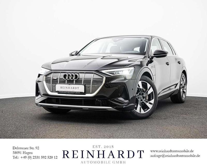 Brillantschwarz Gebraucht 2022 Audi e-tron S-Line SUV | 34.265 € (Guter Preis) - Bild 1/3
