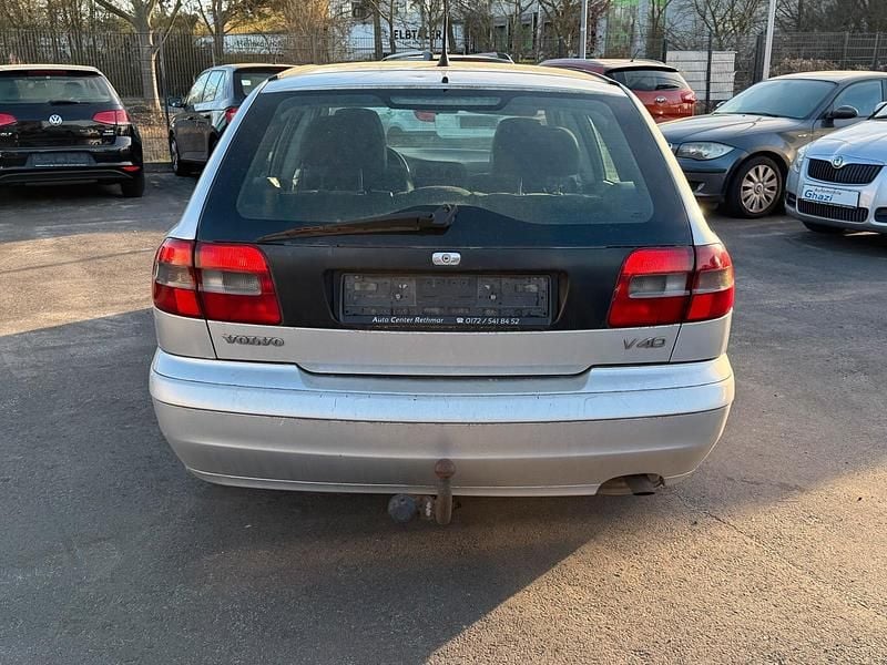 Gebraucht Volvo V40 102 PS (75 kW) 2003 Silber Kombi