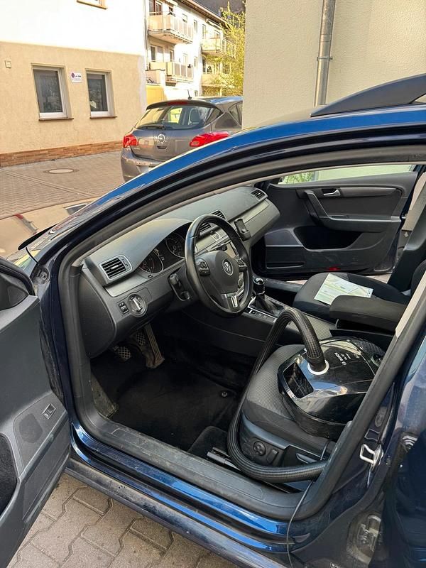 Second-hand VW Passat 140 CP (102 kW) 2014 Albastru Break