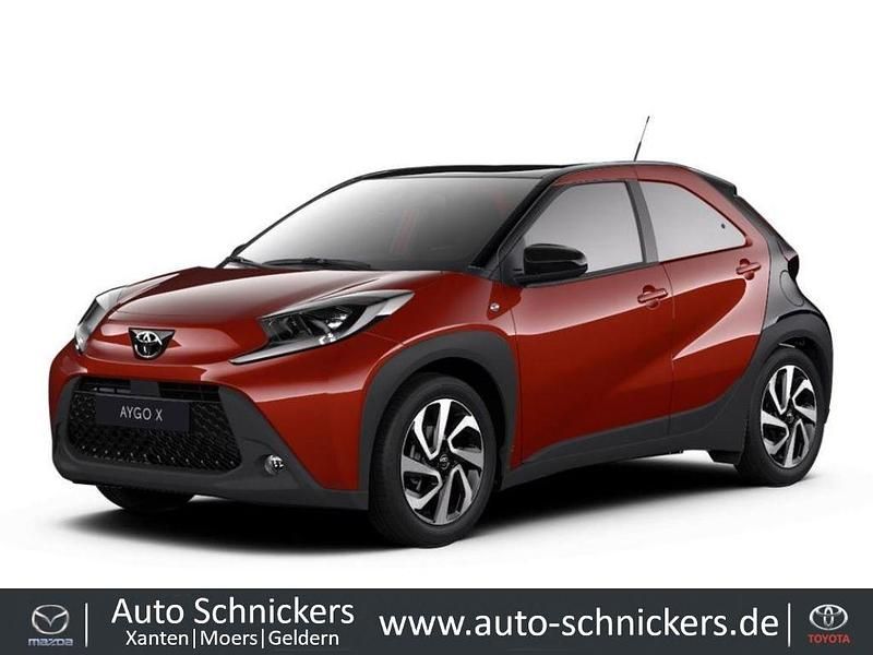 Rot Gebraucht 2025 Toyota Aygo X Team SUV | 15.990 € - Bild 1/4