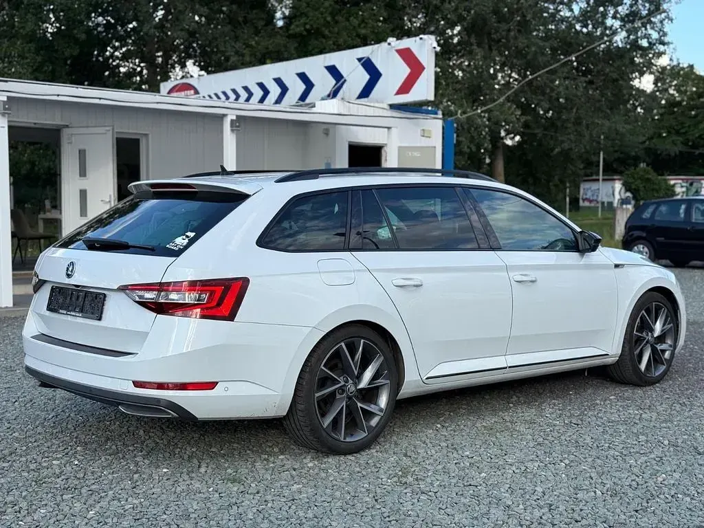 Gebraucht Skoda Superb SportLine 190 PS (139 kW) 2018 Weiß Kombi