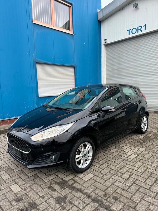 Schwarz Gebraucht 2017 Ford Fiesta Celebration Kleinwagen | 5.390 € (Fairer Preis) - Bild 1/4