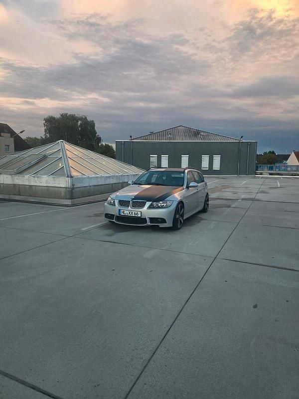 Silber Gebraucht 2005 BMW 325 Kombi | 3.200 € - Bild 1/4