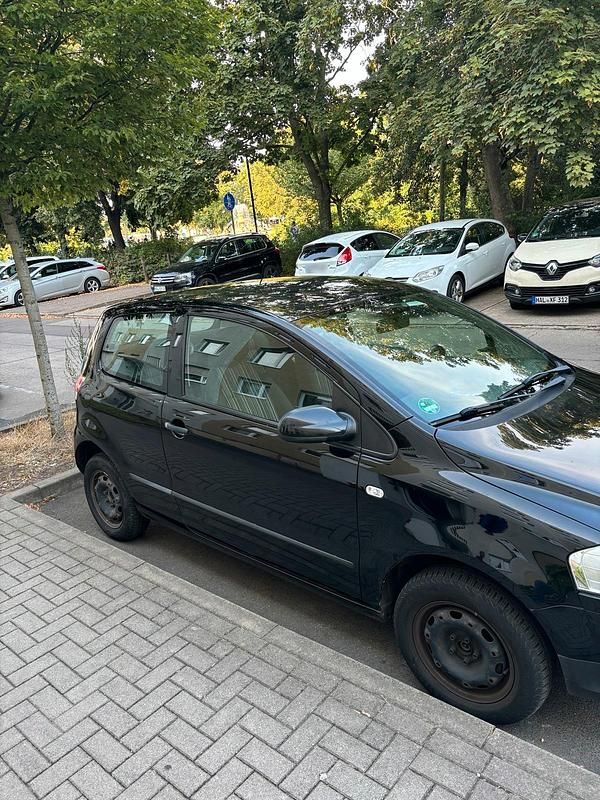 Second-hand VW Fox 55 CP (40 kW) 2005 Negru Hatchback