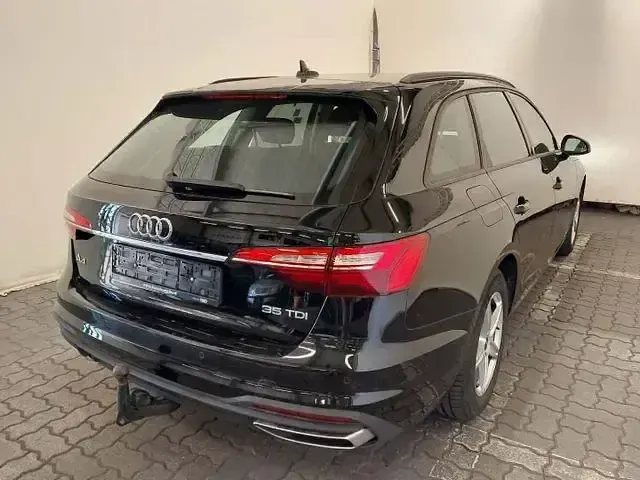 Gebraucht Audi A4 Ambiente 163 PS (119 kW) 2023 Brillantschwarz Kombi
