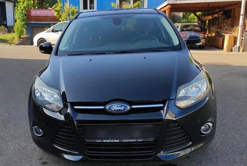 Schwarz Gebraucht 2014 Ford Focus Titanium Limousine | 3.250 € (Superpreis) - Bild 1/4