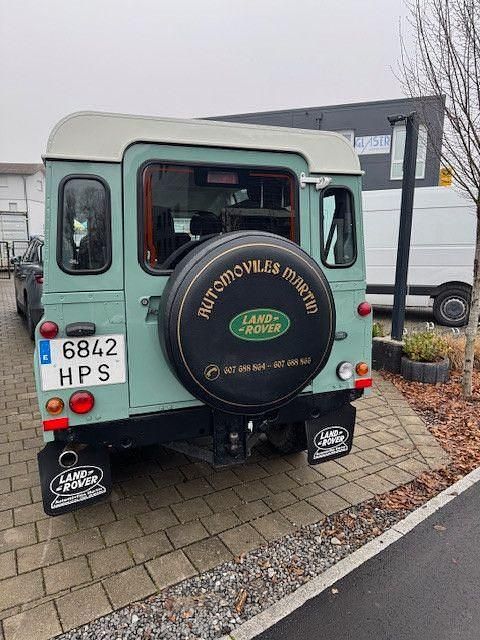 Gebraucht Land Rover Defender 122 PS (89 kW) 2013 Grün Kombi