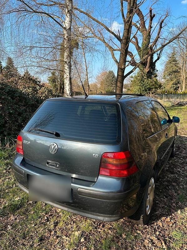 Gebraucht VW Golf IV 105 PS (77 kW) 2001 Grau Kleinwagen