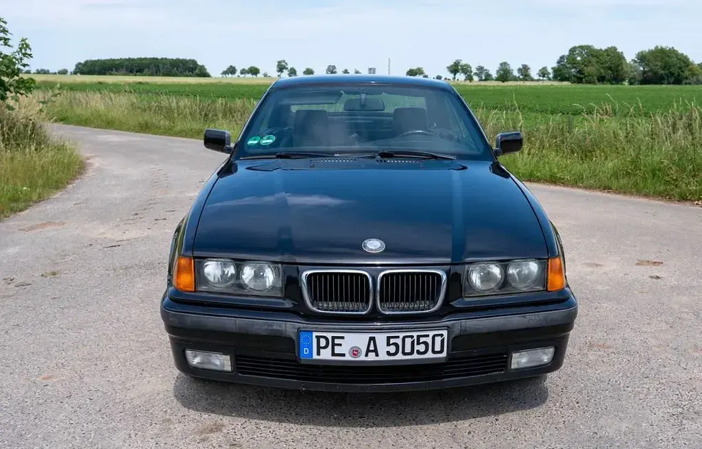 Gebraucht BMW 318 116 PS (85 kW) 1999 Schwarz Cabrio