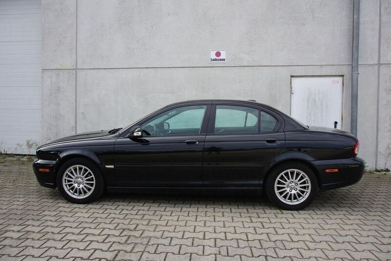Gebraucht Jaguar X-type 145 PS (106 kW) 2009 Ultimate black . Limousine