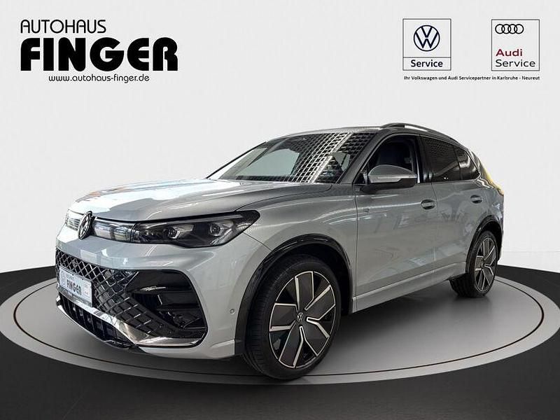 Neu VW Tiguan R-line 150 PS (110 kW) 2025 Oyster silver metallic SUV