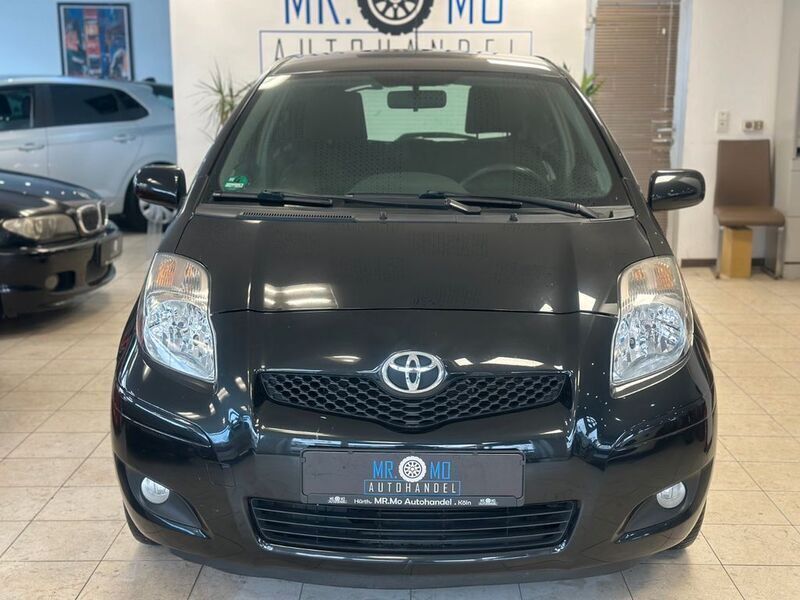 Schwarz Gebraucht 2011 Toyota Yaris Edition Kleinwagen | 4.999 € (Etwas zu teuer) - Bild 1/4
