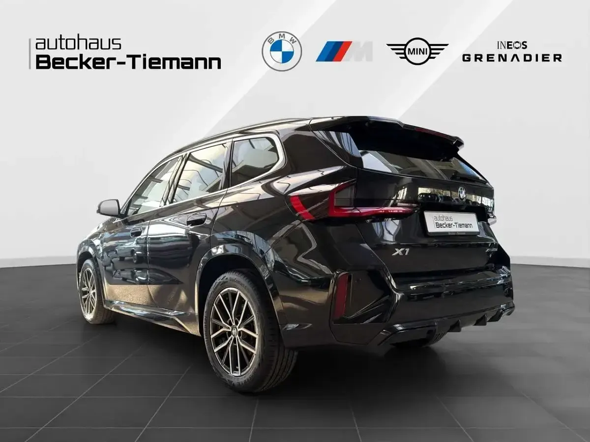 Gebraucht BMW X1 M Sport 197 PS (144 kW) 2022 Saphirschwarz SUV