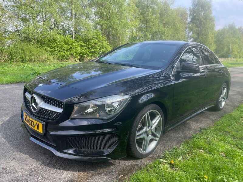 Schwarz Gebraucht 2014 Mercedes CLA180 Edition 1 Limousine | 10.950 € (Fairer Preis) - Bild 1/4