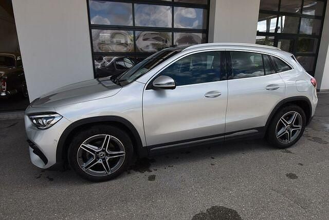 Gebraucht Mercedes GLA180 AMG 136 PS (100 kW) 2022 Silber SUV
