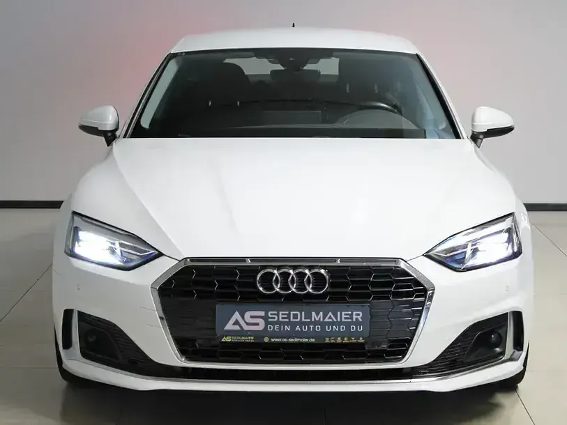Gebraucht Audi A5 Sportback Advanced 163 PS (119 kW) 2022 Ibisweiß Kleinwagen
