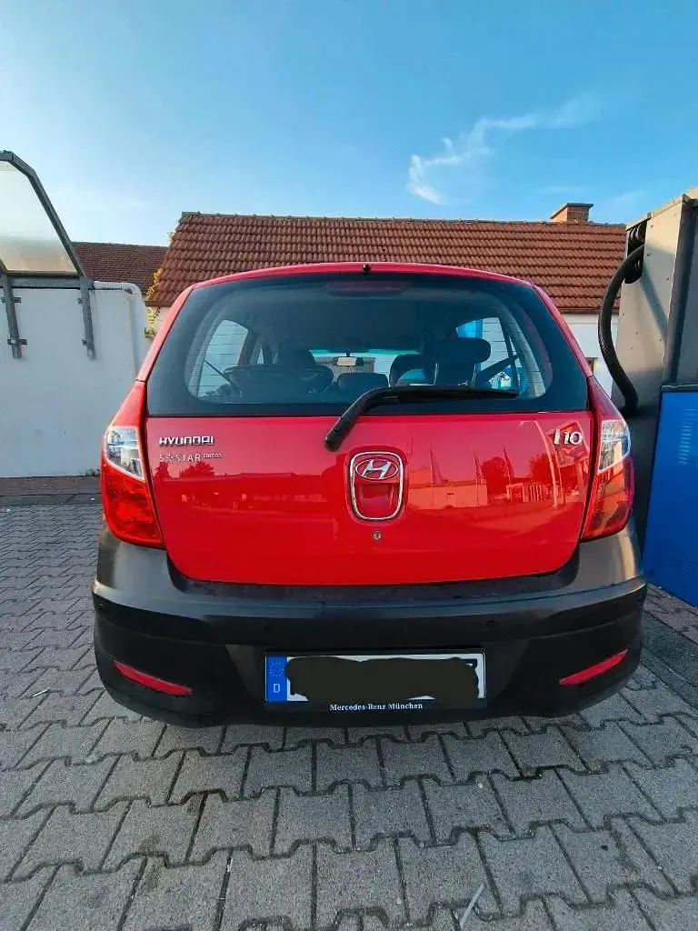 Gebraucht Hyundai i10 69 PS (50 kW) 2012 Rot Kleinwagen