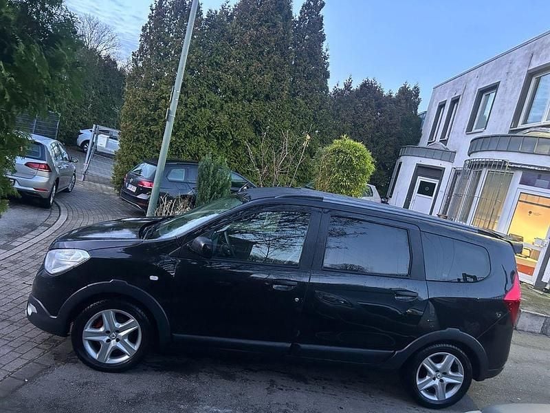 Schwarz Gebraucht 2019 Dacia Lodgy Stepway Van / Kleinbus | 8.490 € (Superpreis) - Bild 1/4