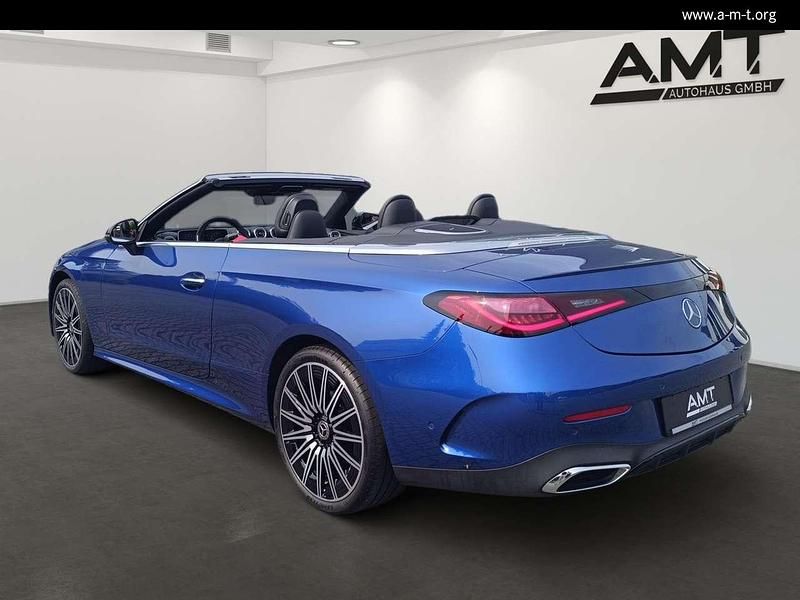 Gebraucht Mercedes CLE300 Premium 258 PS (189 kW) 2024 Blau Cabrio