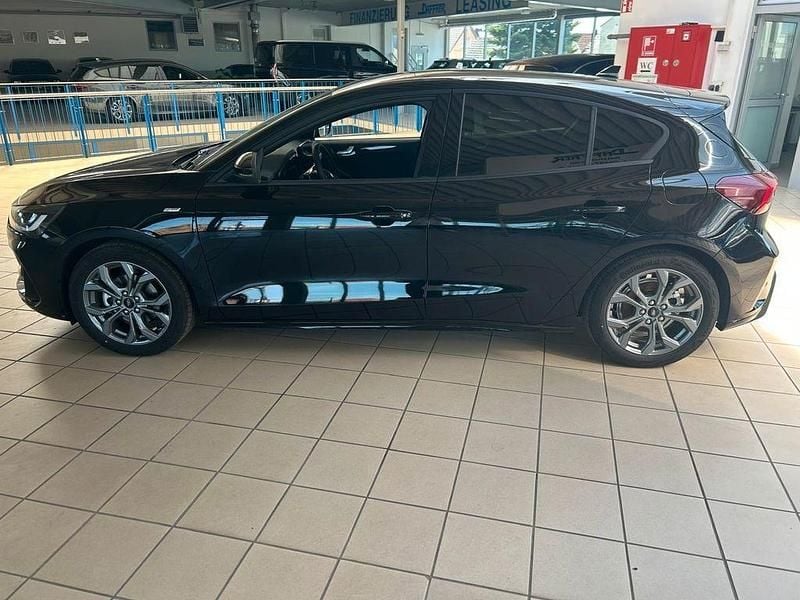 Gebraucht Ford Focus ST-Line X 155 PS (114 kW) 2024 Schwarz Limousine