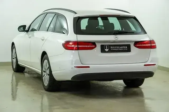 Gebraucht Mercedes E220 194 PS (142 kW) 2019 Weiß Kombi
