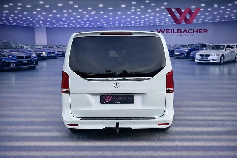 Gebraucht Mercedes V220 AMG line 163 PS (119 kW) 2022 Weiß Van / Kleinbus