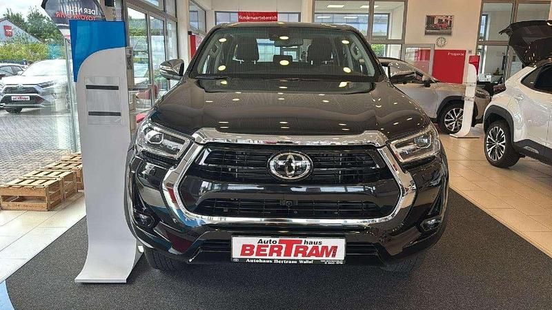 Neu Toyota HiLux Executive 204 PS (150 kW) 2025 Schwarz Abholung