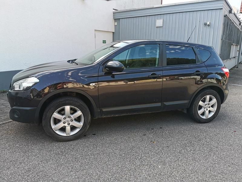 Violet Gebraucht 2011 Nissan Qashqai SUV | 4.799 € (Guter Preis) - Bild 1/4