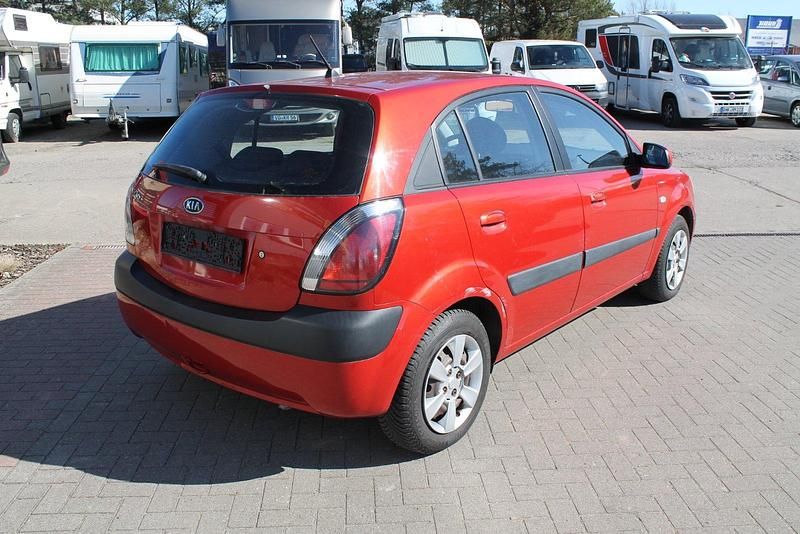 Second-hand Kia Rio 97 CP (71 kW) 2008 Portocaliu Berlinǎ