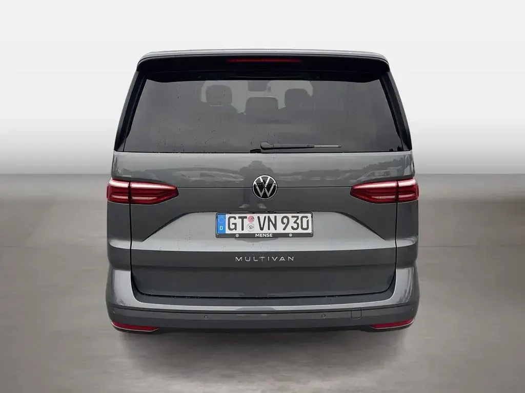 Second-hand VW Multivan Goal 150 CP (110 kW) 2026 Gri Monovolum