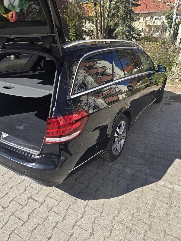 Gebraucht Mercedes E250 Avantgarde 204 PS (150 kW) 2016 Schwarz Kombi
