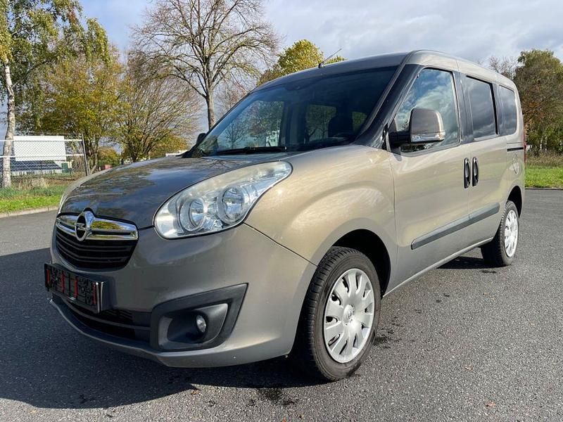 Grau Gebraucht 2017 Opel Combo Van / Kleinbus | 6.990 € (Superpreis) - Bild 1/4