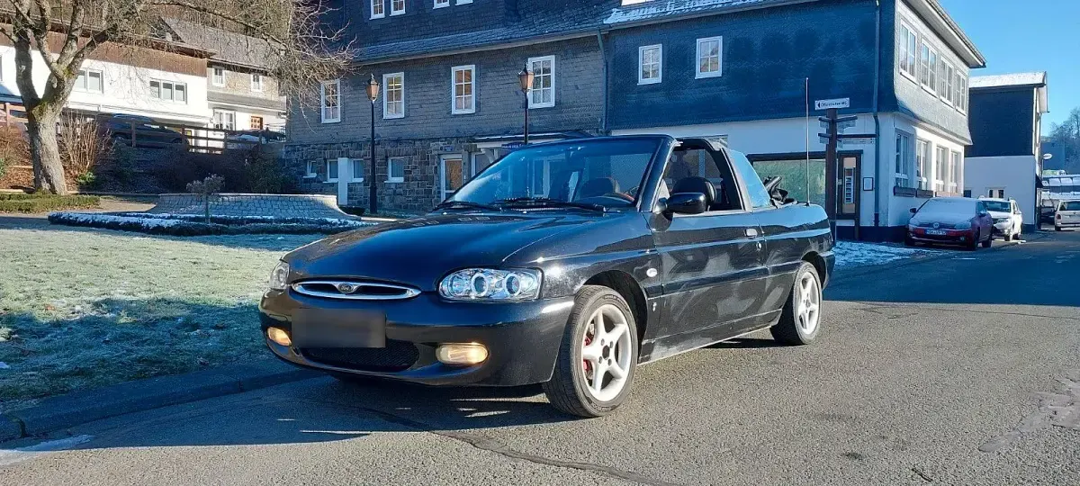 Gebraucht Ford Escort Cabriolet Ghia 90 PS (66 kW) 1997 Schwarz Cabrio