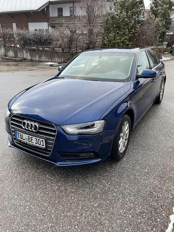 Gebraucht Audi A4 Attraction 170 PS (125 kW) 2014 Blau Limousine