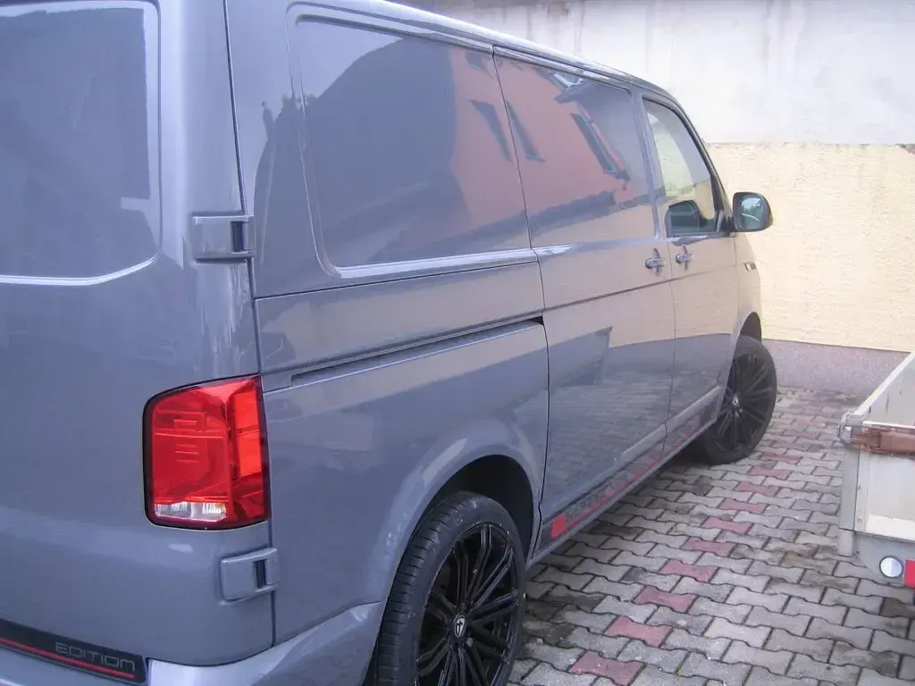 Używany VW Transporter Edition 150 KM (110 kW) 2023 Szary Van