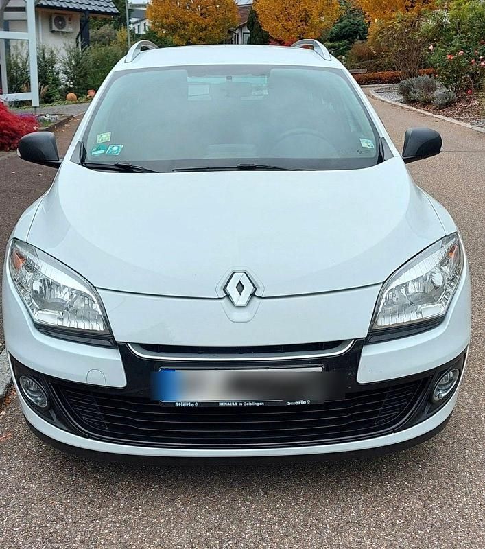Weiß Gebraucht 2013 Renault Mégane GrandTour Kombi | 3.000 € (Guter Preis) - Bild 1/4