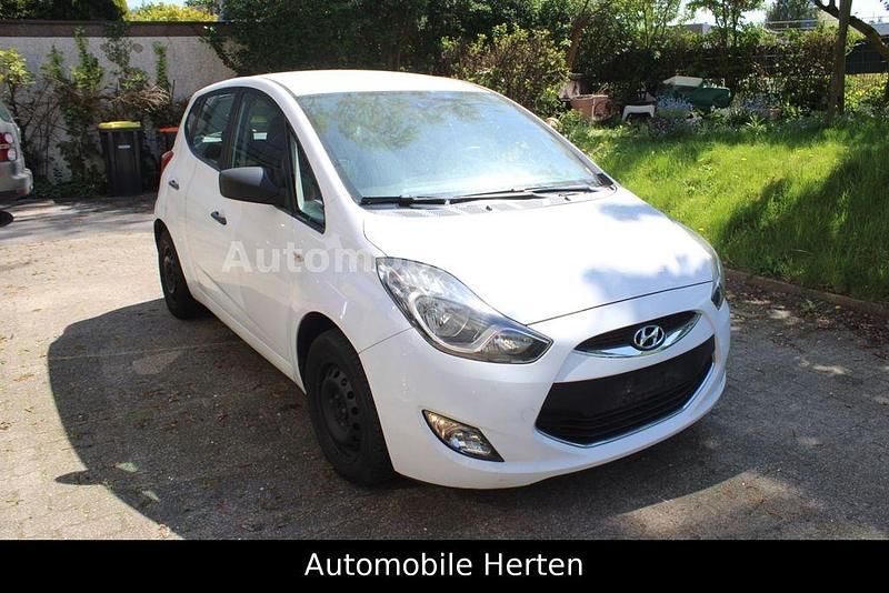 Gebraucht Hyundai ix20 Classic 90 PS (66 kW) 2011 Weiß Kleinwagen