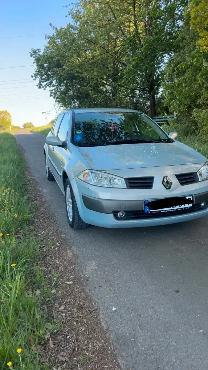 Używany Renault Mégane II 113 KM (83 kW) 2004 Srebrny Sedan/Limuzyna