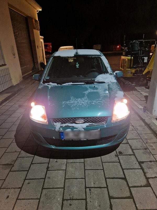 Gebraucht Ford Fiesta 69 PS (50 kW) 2006 Grün Kleinwagen