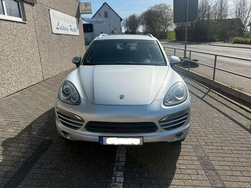 Gebraucht Porsche Cayenne 245 PS (180 kW) 2011 Silber SUV