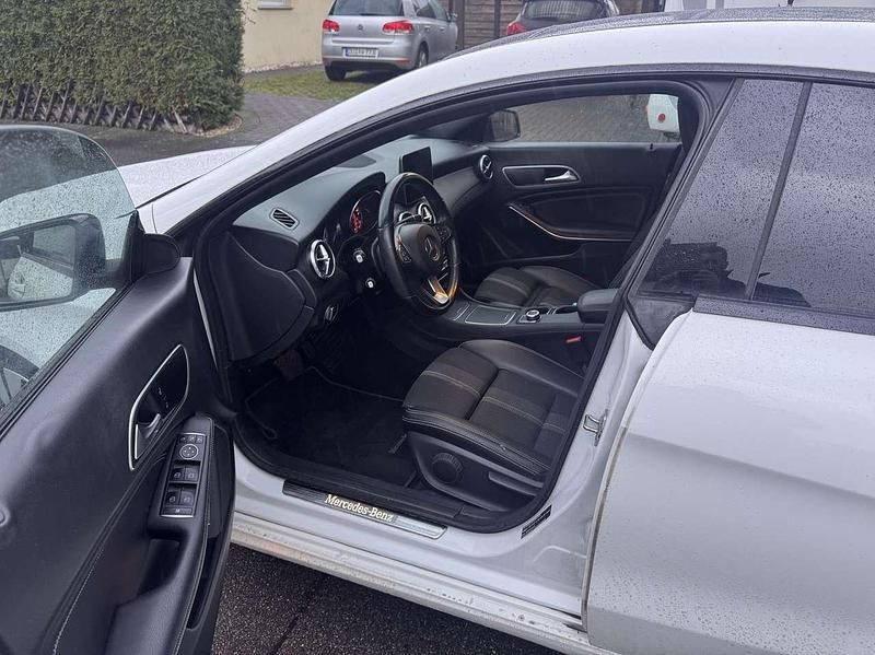 Gebraucht Mercedes CLA180 122 PS (89 kW) 2018 Limousine