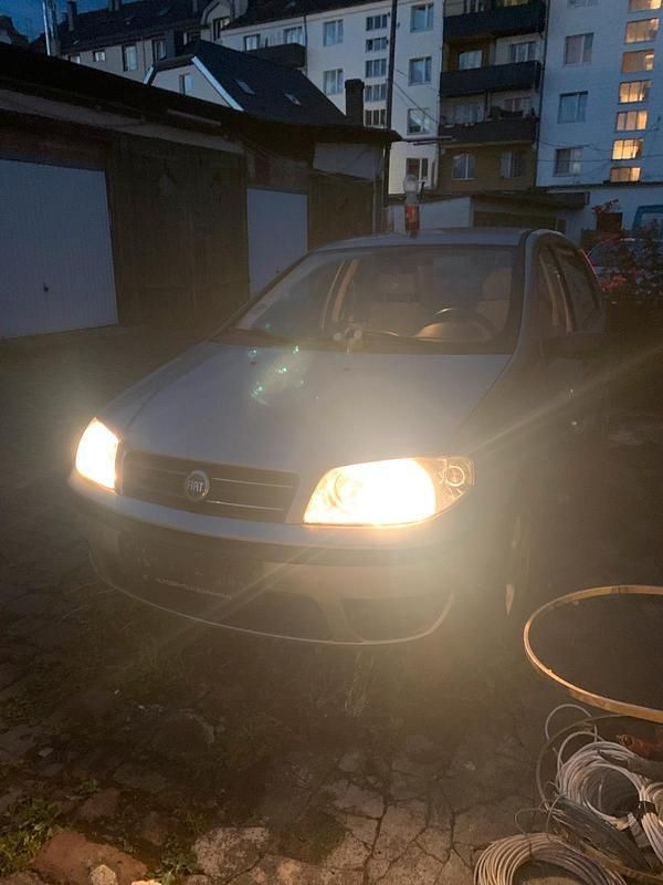 Silber Gebraucht 2005 Fiat Punto Kleinwagen | 600 € (Guter Preis) - Bild 1/4
