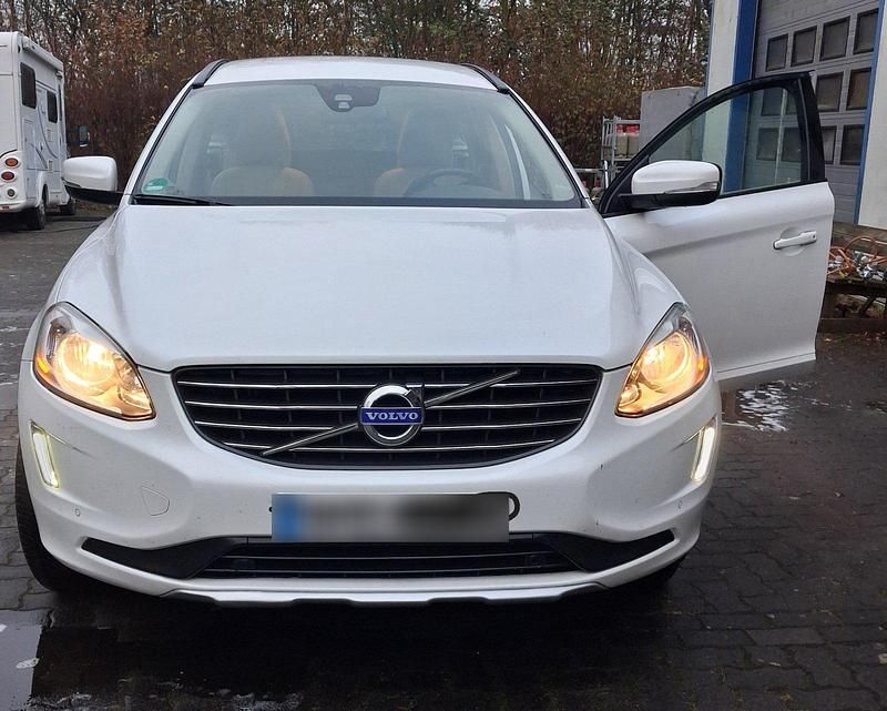Gebraucht Volvo XC60 180 PS (132 kW) 2014 Weiß SUV
